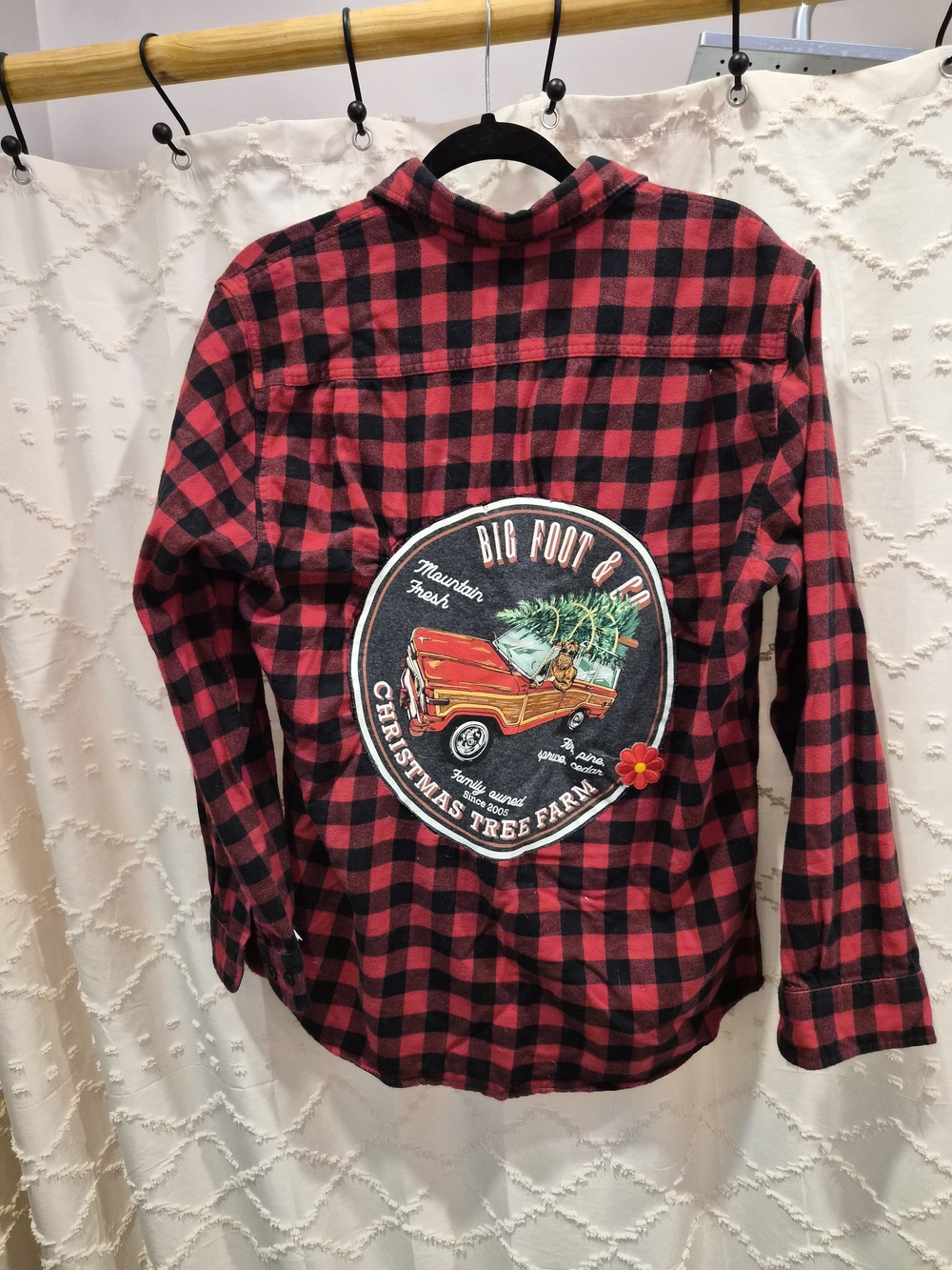 Amazon Essentials Red & Black Buffalo Plaid Flannel Shirt with Graphic Back
